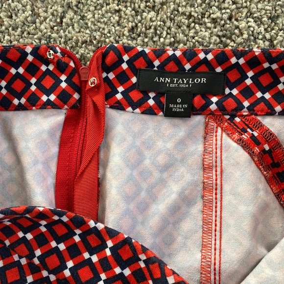 Ann Taylor Skirt - size 0 - Picture 6 of 6